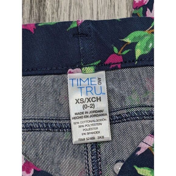 Time And Tru Womens Size XS (0-2) Birds Floral Skinny Pull On Cropped Pants - Picture 4 of 10